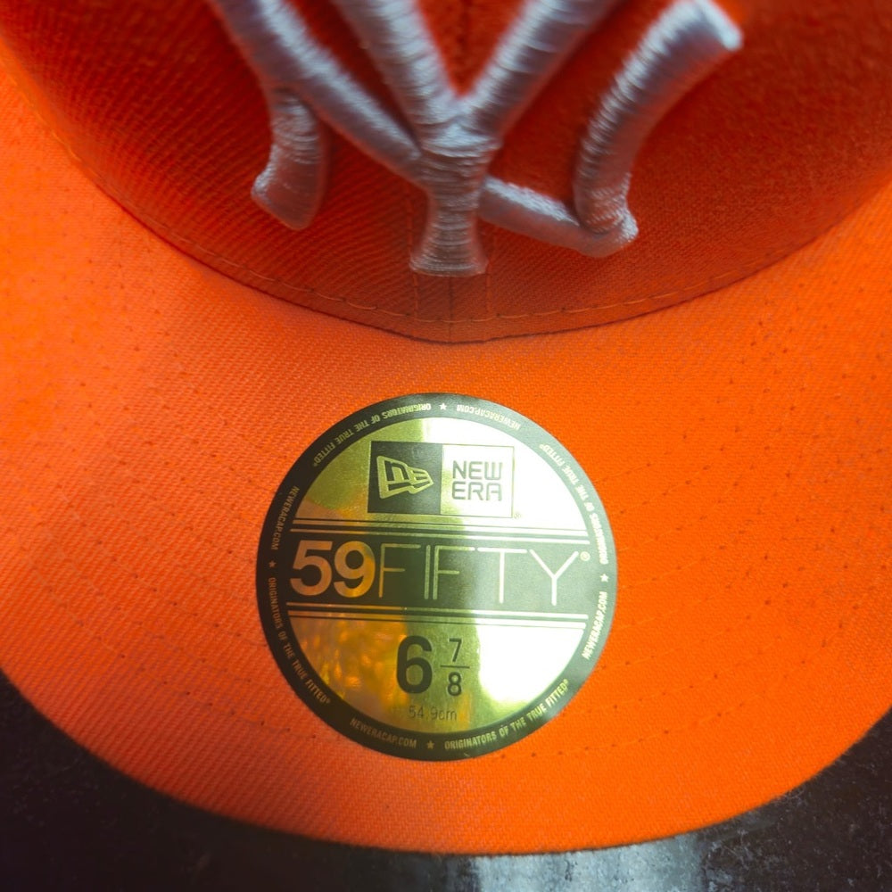 Sz 6 7/8 Fitted cap orange NY Yankee