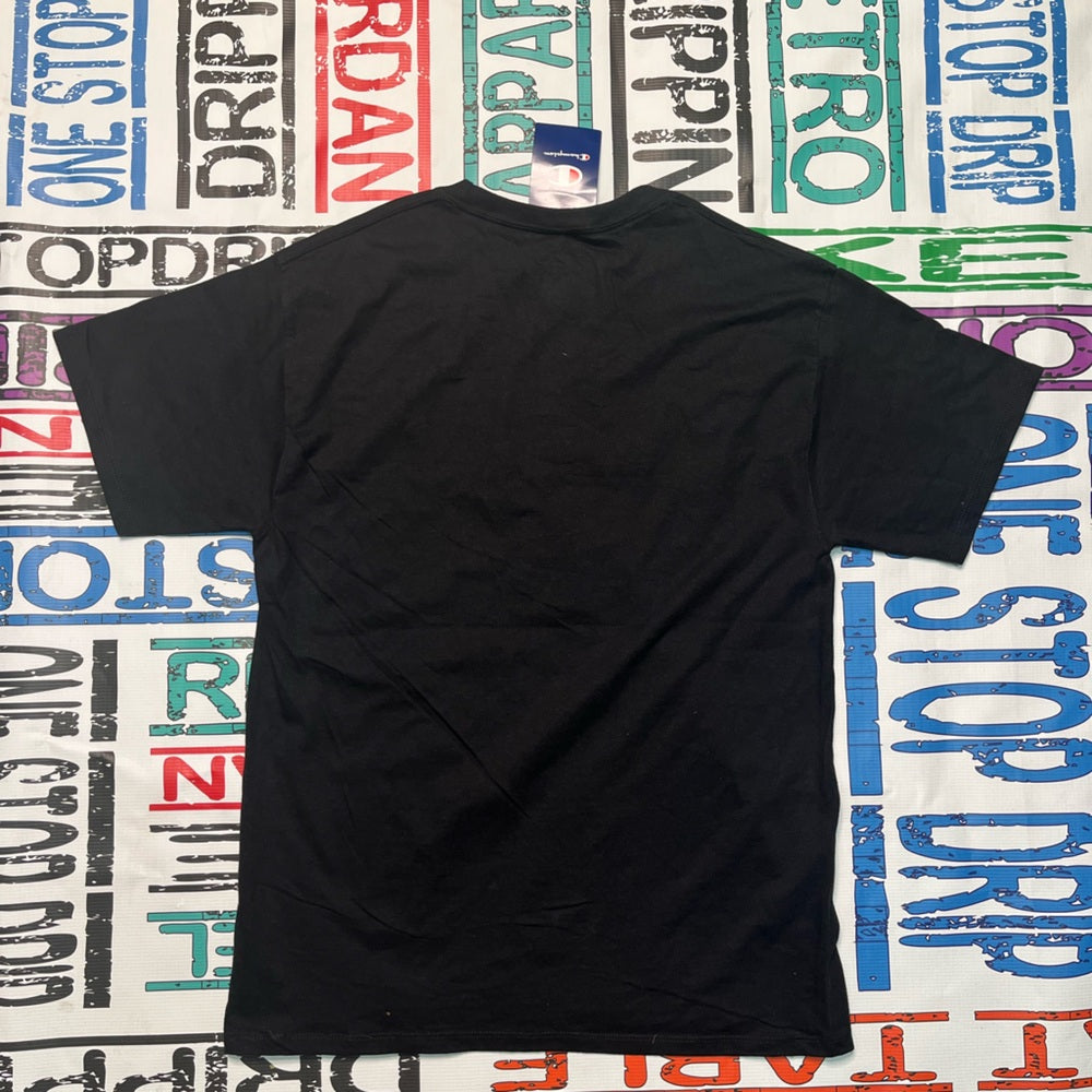 Sz medium women’s champion shirt black