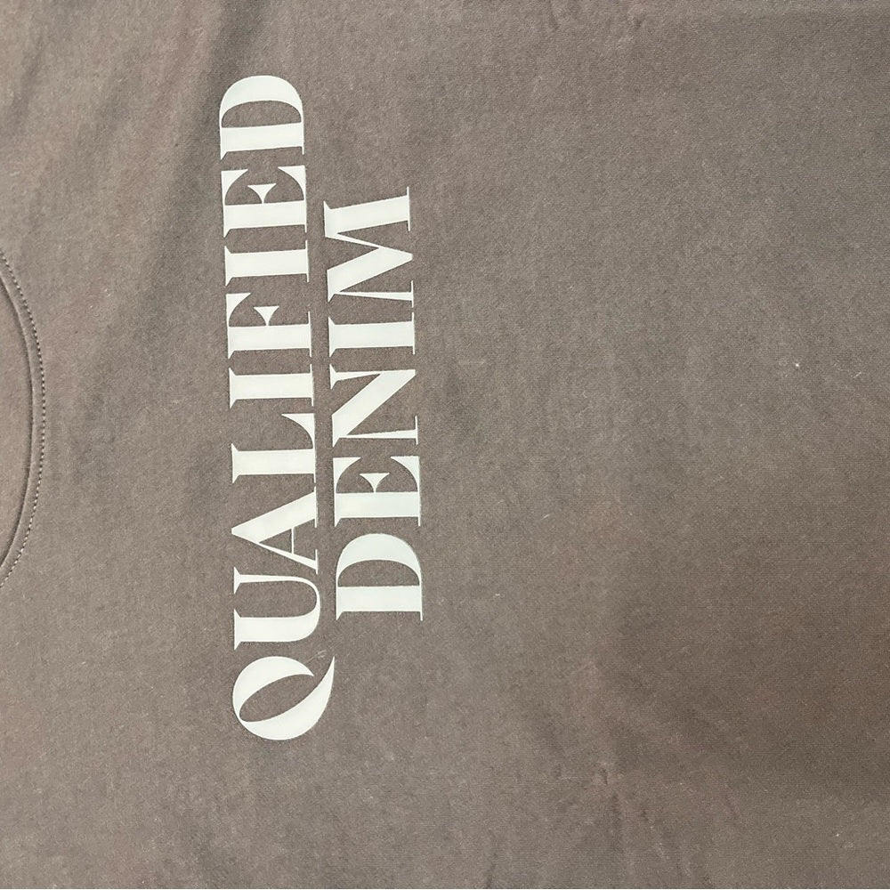 Qualified graphic Tee Sz various black hot pink