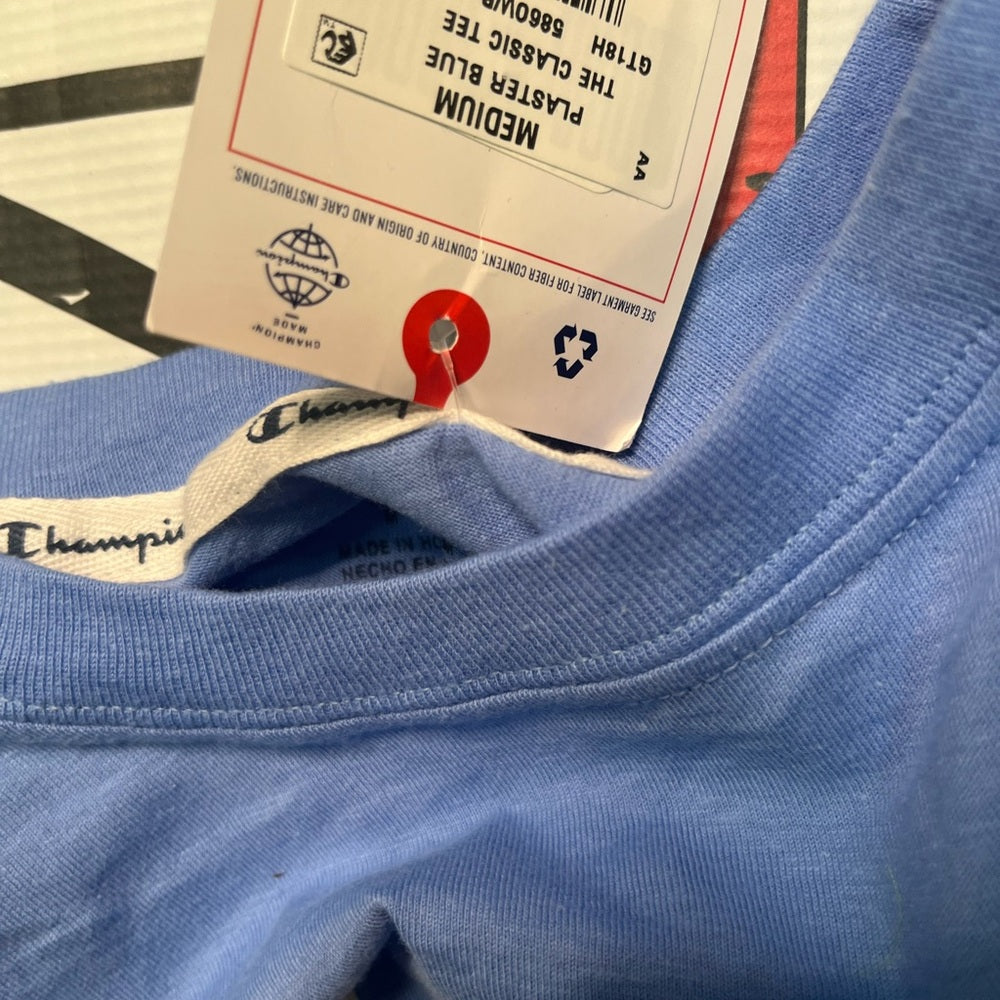 Champion woman’s tee sz medium