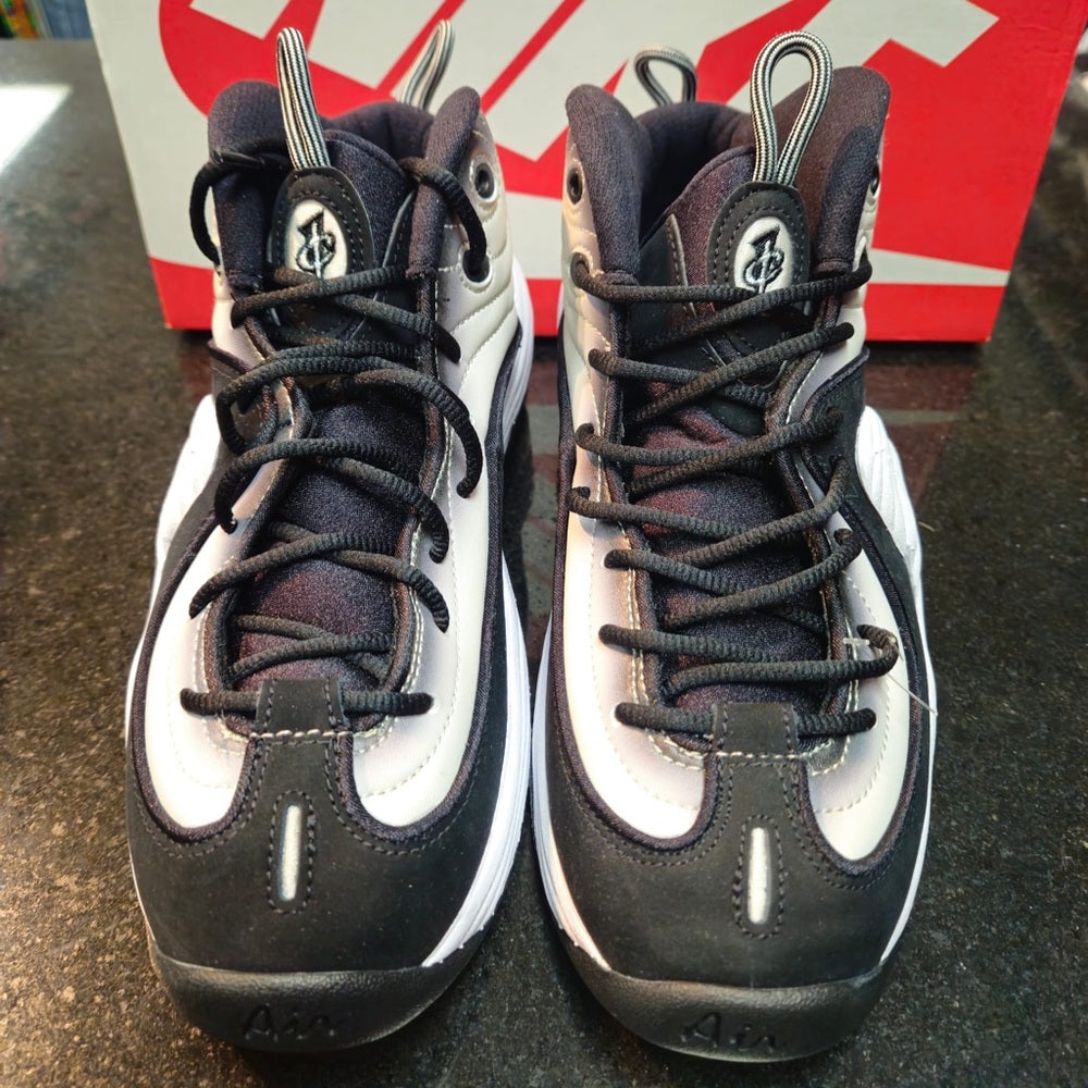 Air Penny Hardaway’s sz 8 white & black  Nwb