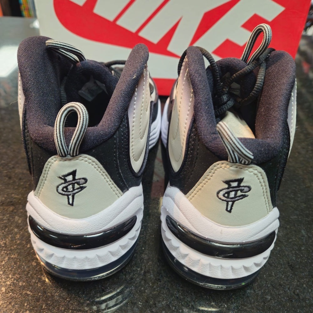 Air Penny Hardaway’s sz 8 white & black  Nwb