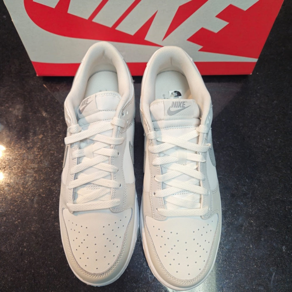 Summit White/Platinum Tint-White-Light Smoke Grey
Style Code: DV0831-106 sz 10