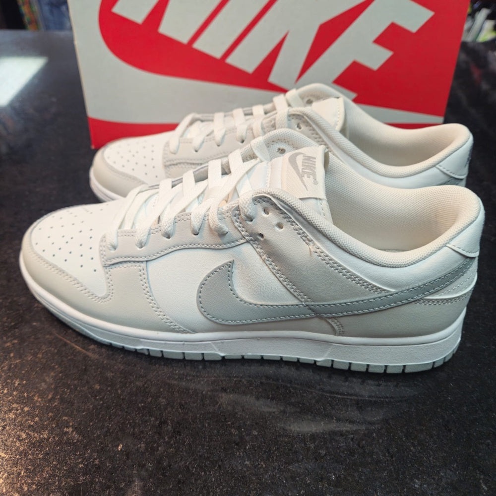 Summit White/Platinum Tint-White-Light Smoke Grey
Style Code: DV0831-106 sz 10