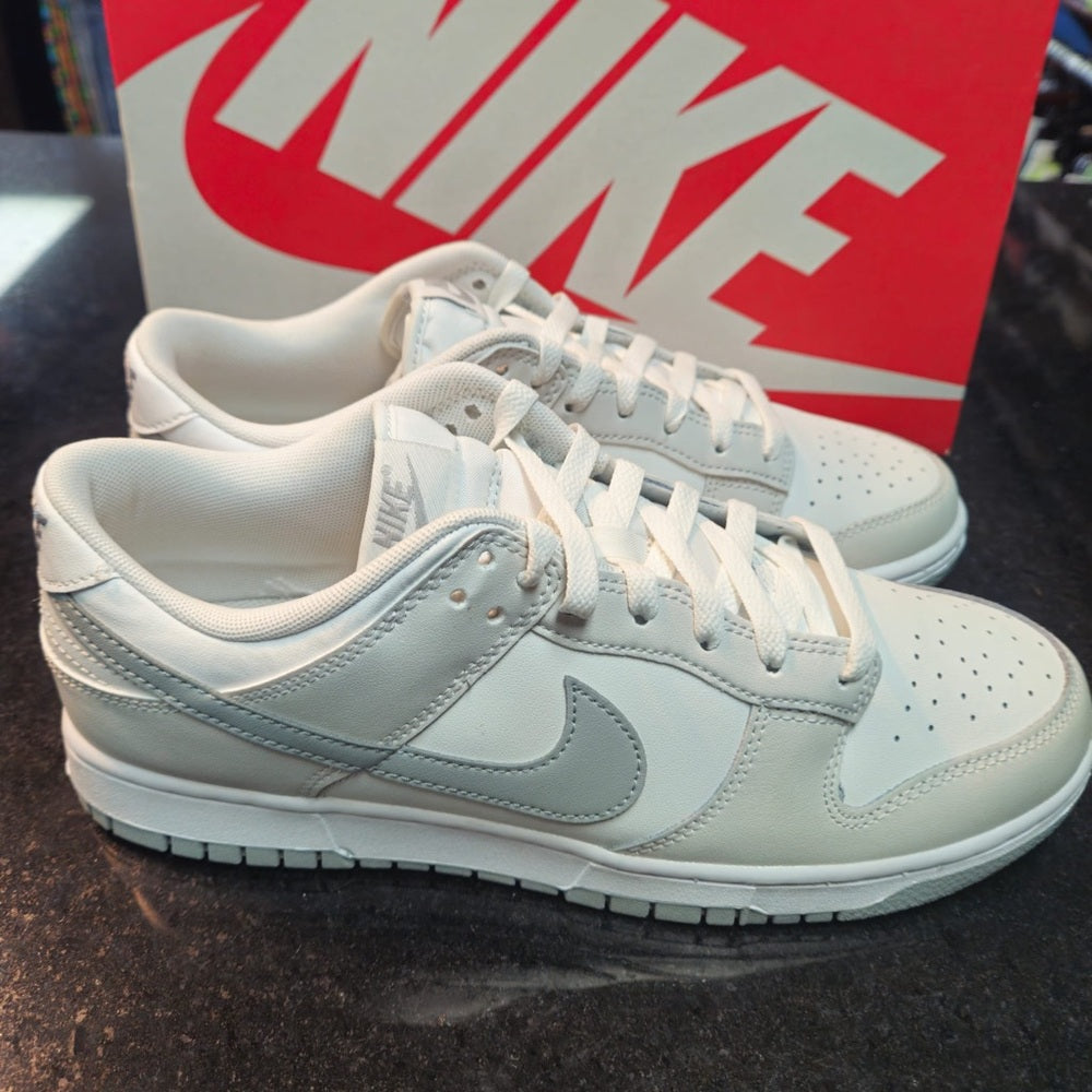 Summit White/Platinum Tint-White-Light Smoke Grey
Style Code: DV0831-106 sz 10