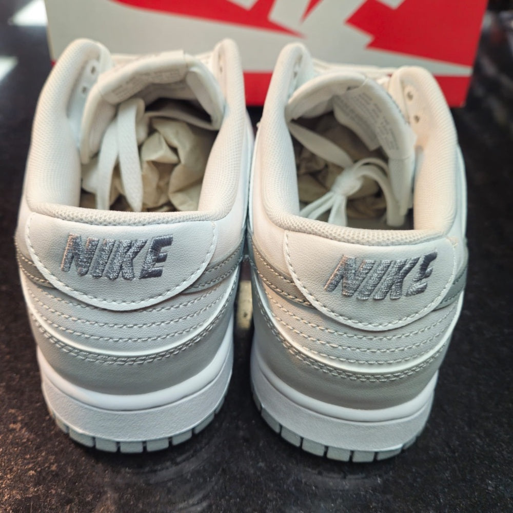 Summit White/Platinum Tint-White-Light Smoke Grey
Style Code: DV0831-106 sz 10