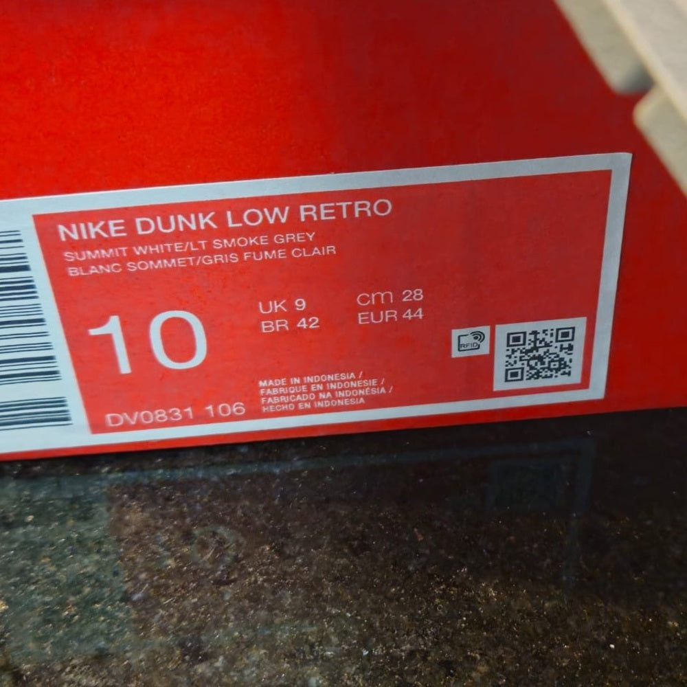 Summit White/Platinum Tint-White-Light Smoke Grey
Style Code: DV0831-106 sz 10