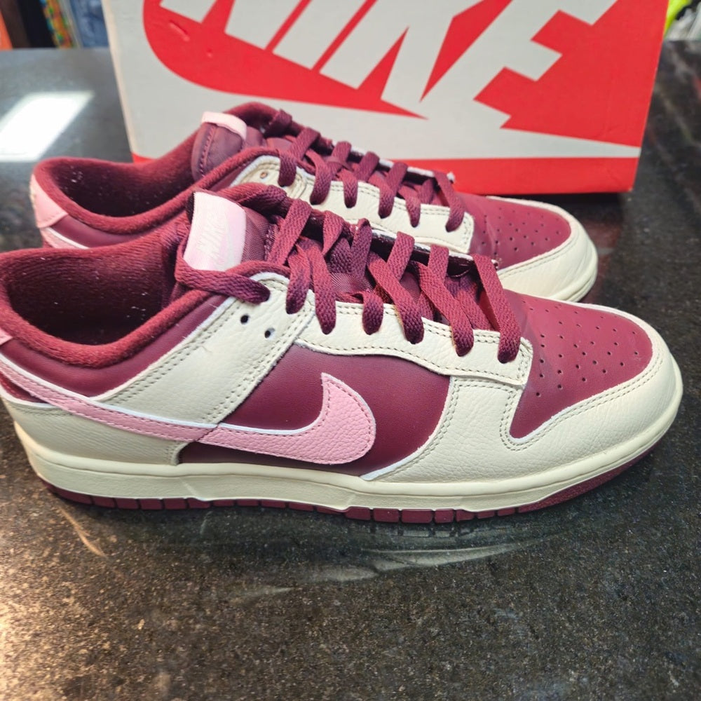 Nike Dunk Low Retro PRM 'Valentine's Day' (2023)
SKU: DR9705-100 sz 9.5