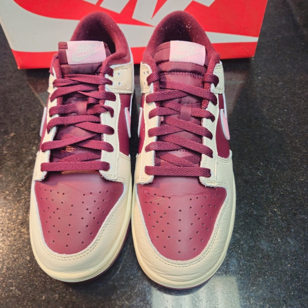 Nike Dunk Low Retro PRM 'Valentine's Day' (2023)
SKU: DR9705-100 sz 9.5