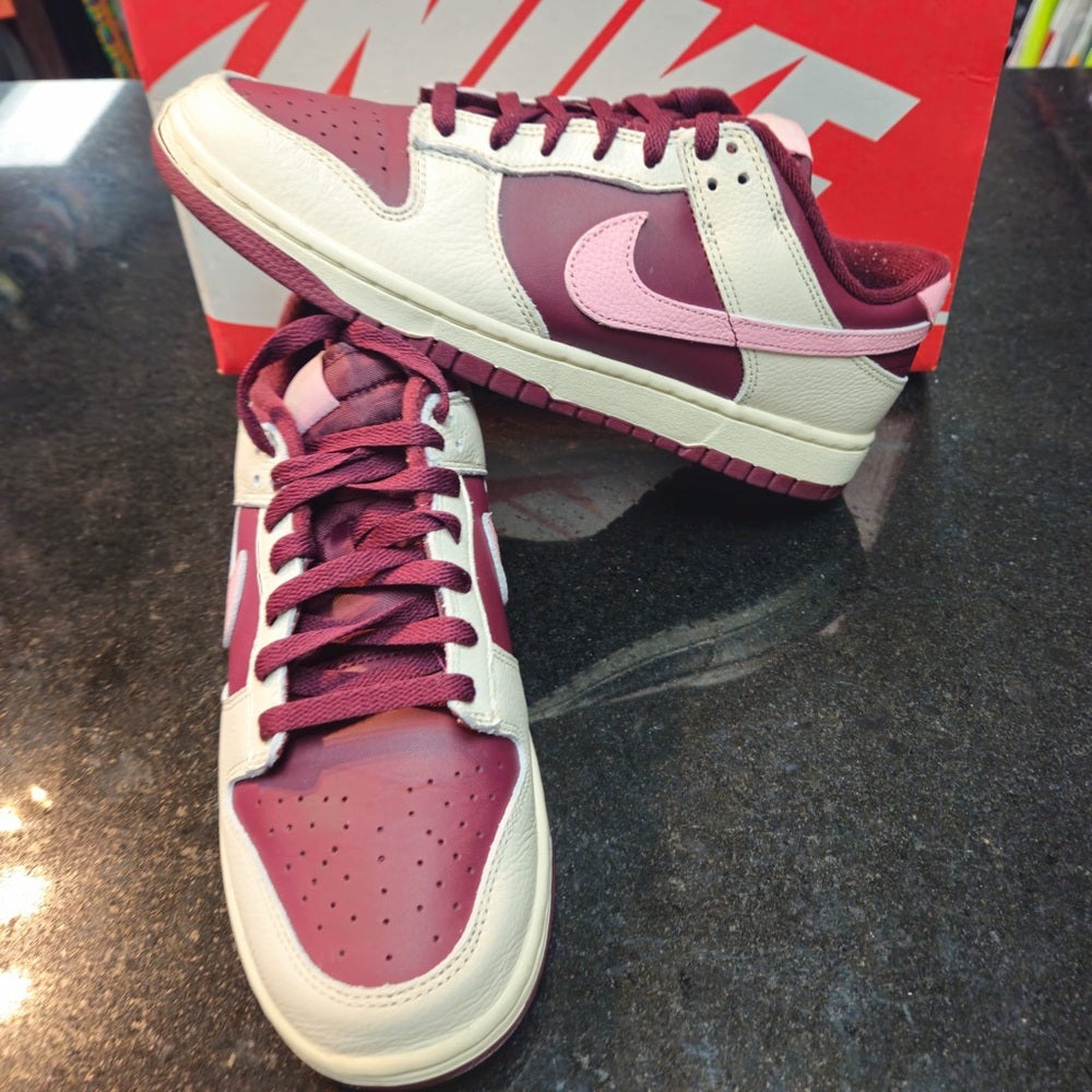 Nike Dunk Low Retro PRM 'Valentine's Day' (2023)
SKU: DR9705-100 sz 9.5