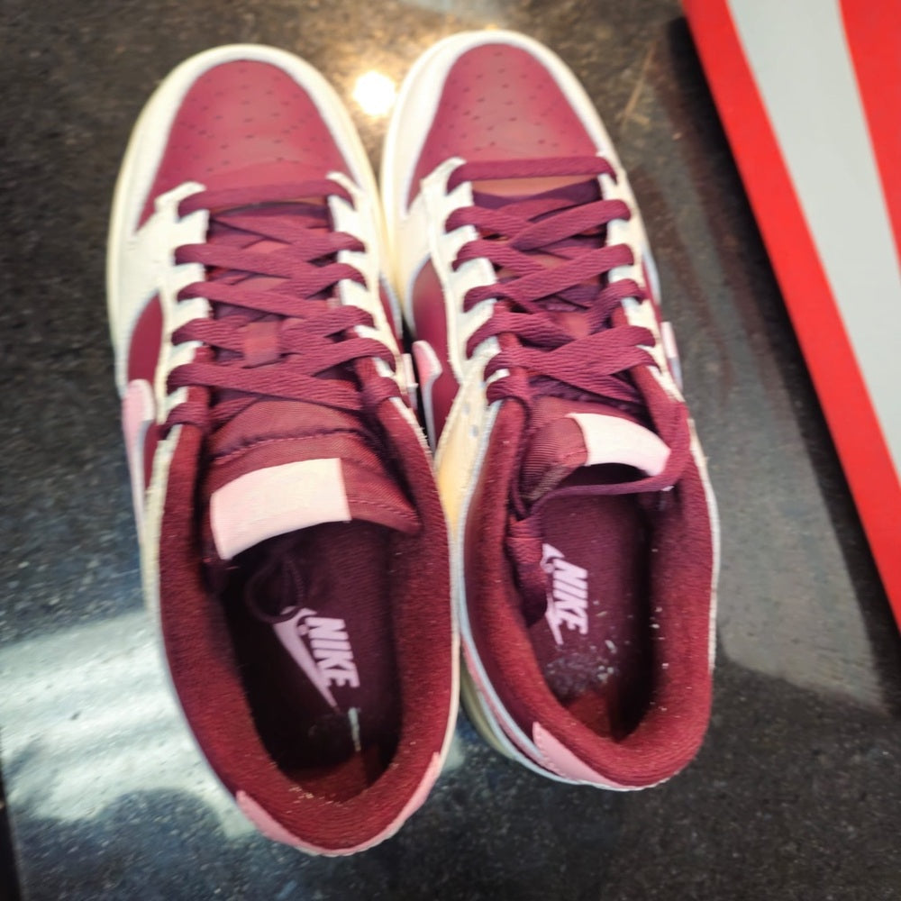 Nike Dunk Low Retro PRM 'Valentine's Day' (2023)
SKU: DR9705-100 sz 9.5