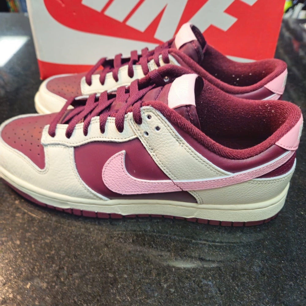 Nike Dunk Low Retro PRM 'Valentine's Day' (2023)
SKU: DR9705-100 sz 9.5