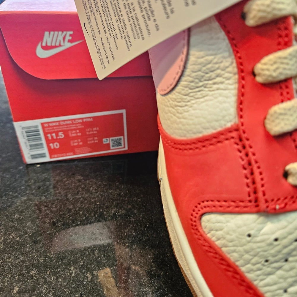 WMNS DUNK LOW PREMIUM 'BACON' 11.5 NWB