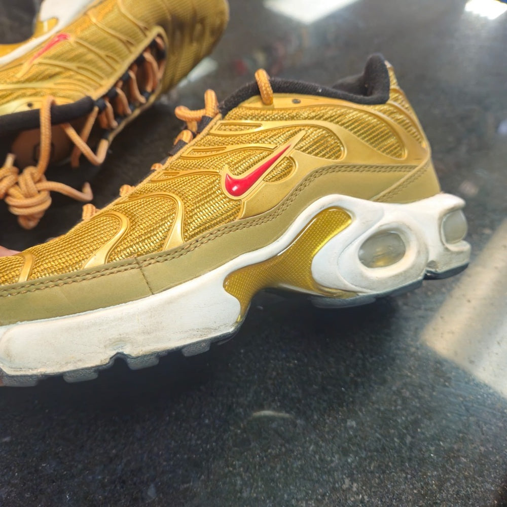 Sz 5.5y Wmns Air Max Plus QS 'Metallic Gold'