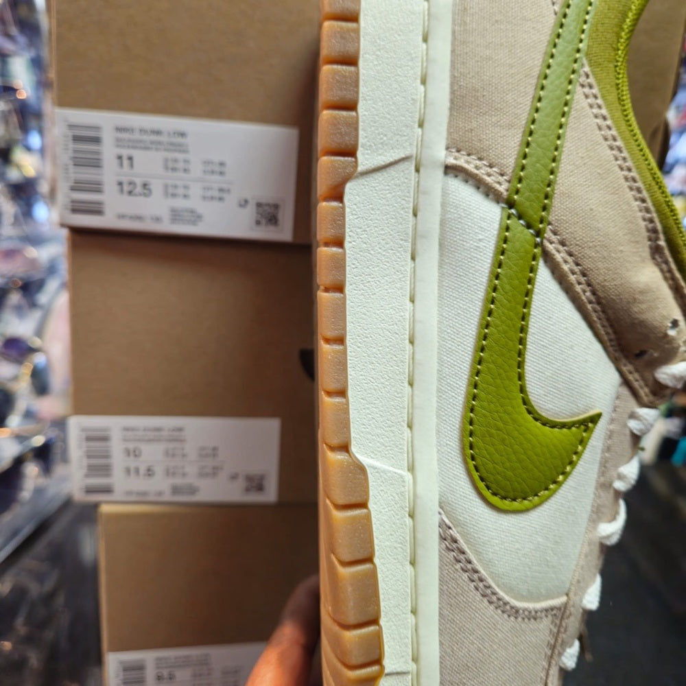 Sz Various Nike Beige Dunk Low Sneakers