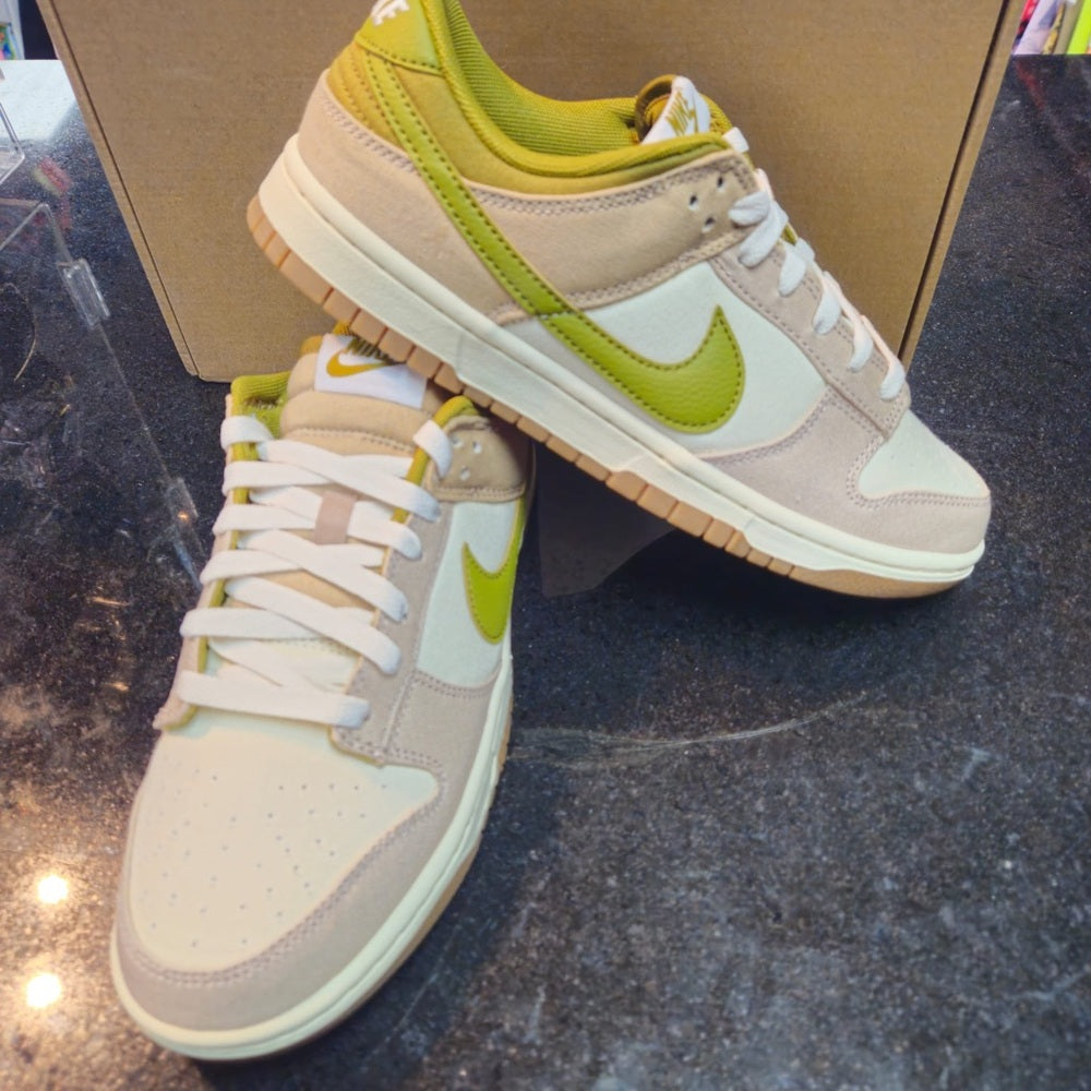 Sz Various Nike Beige Dunk Low Sneakers