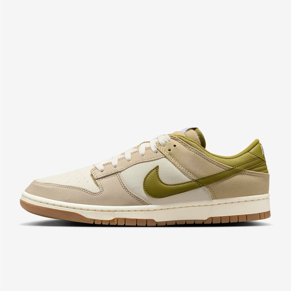 Sz Various Nike Beige Dunk Low Sneakers