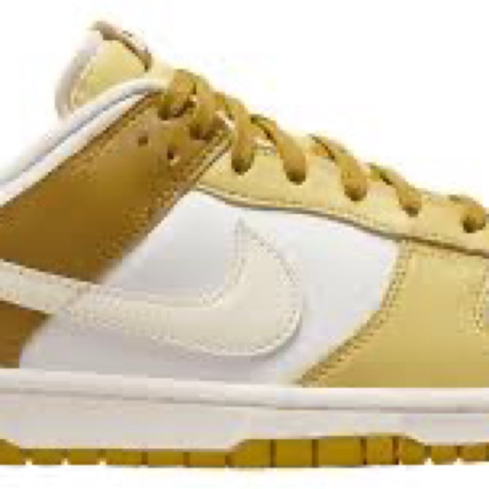 Sz various retro dunk lows gold & white Nwb