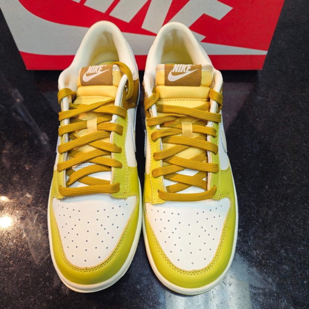 Sz various retro dunk lows gold & white Nwb