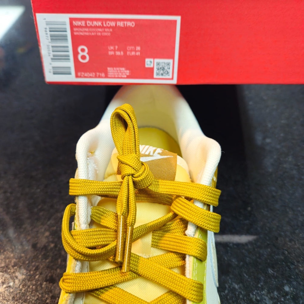 Sz various retro dunk lows gold & white Nwb