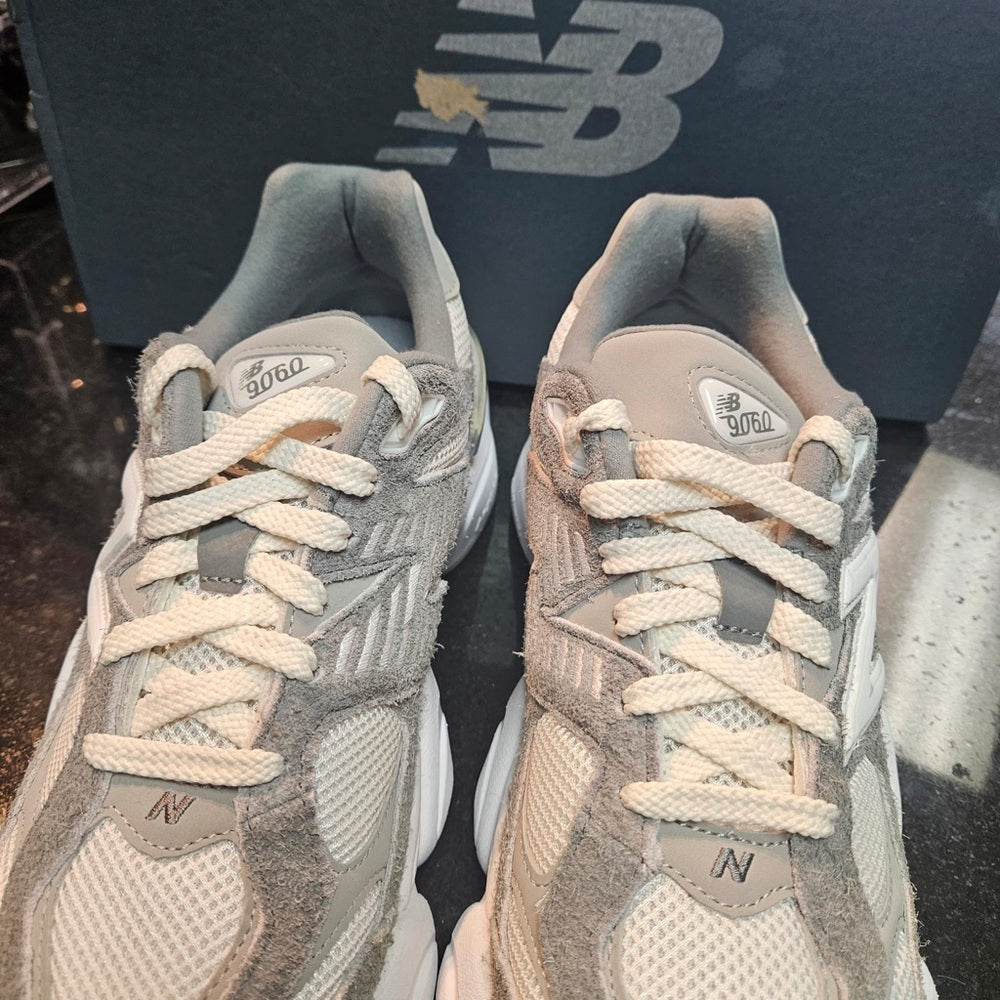 NEW BALANCE 9060 sz 10.5 gray