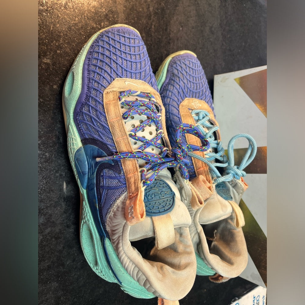 Nike Cosmic Unity Size 10 Blue/teal/light