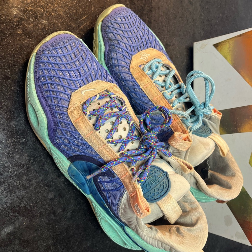 Nike Cosmic Unity Size 10 Blue/teal/light