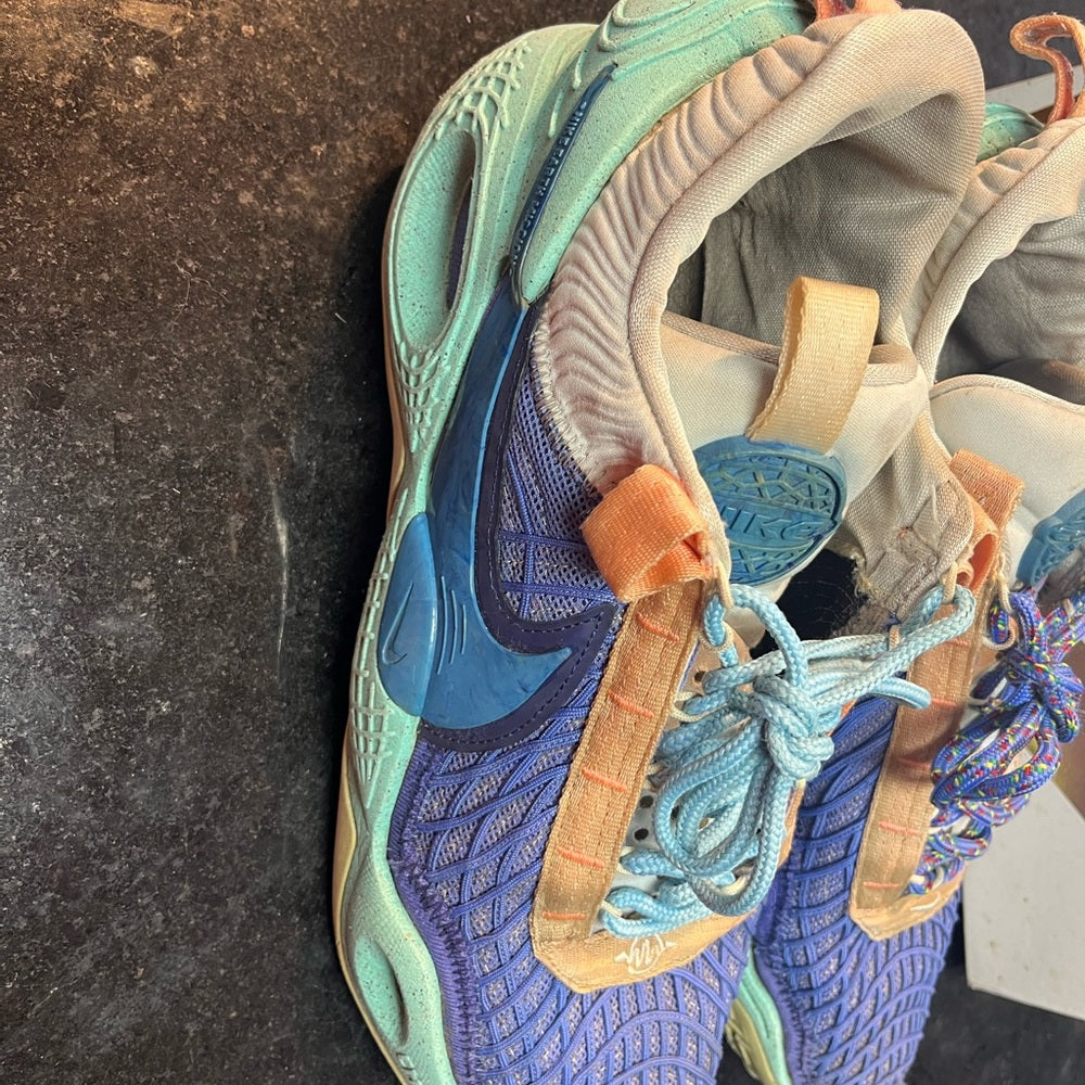 Nike Cosmic Unity Size 10 Blue/teal/light