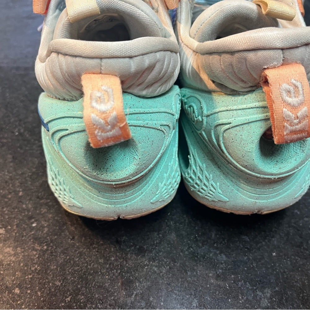 Nike Cosmic Unity Size 10 Blue/teal/light