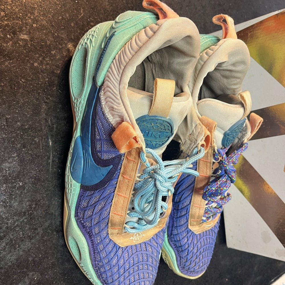 Nike Cosmic Unity Size 10 Blue/teal/light