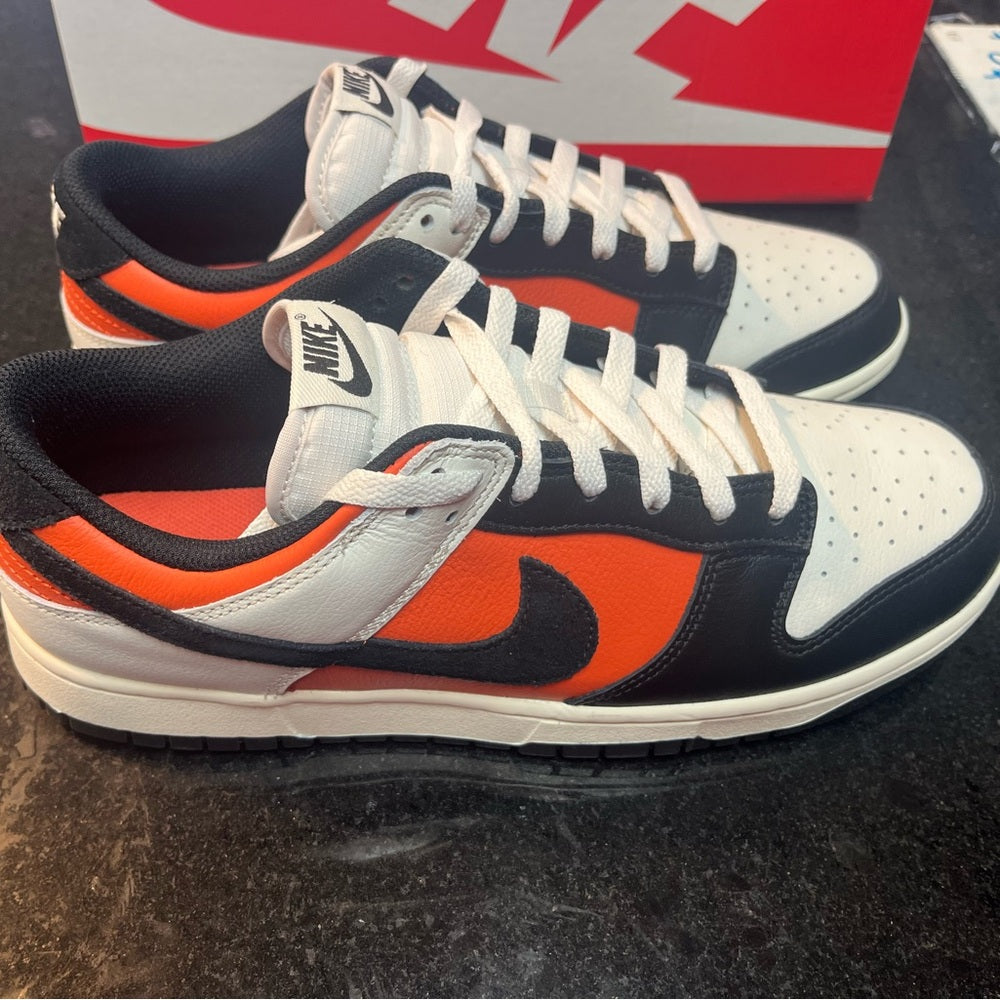 Sz 10 Nike dunk Holloween Nwb