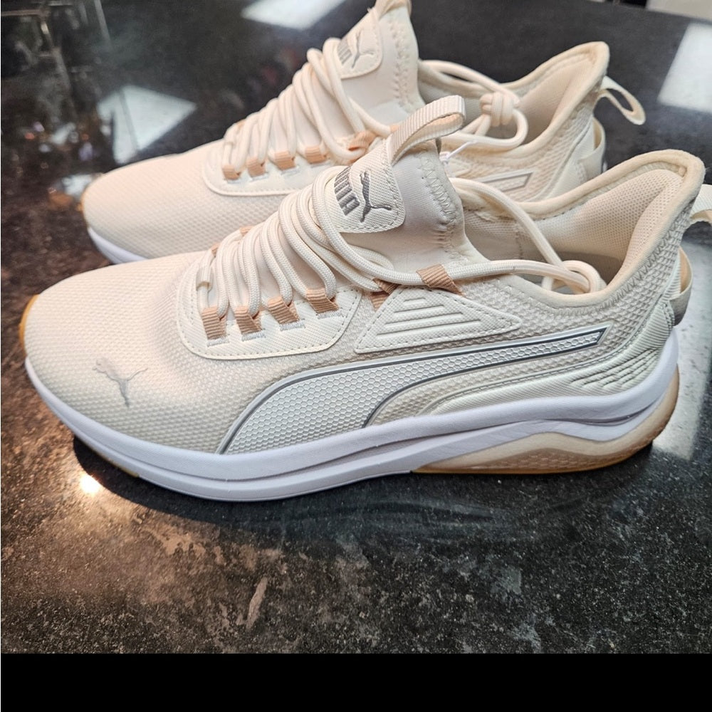 Sz 9 women’s Puma-Amplifier-Wns
