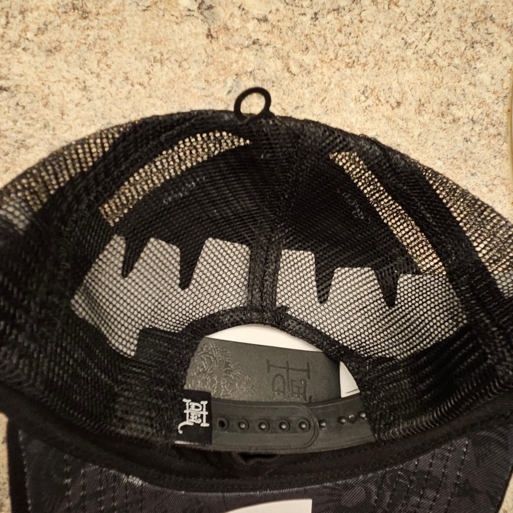 Ed hardy trucker cap one size fits all