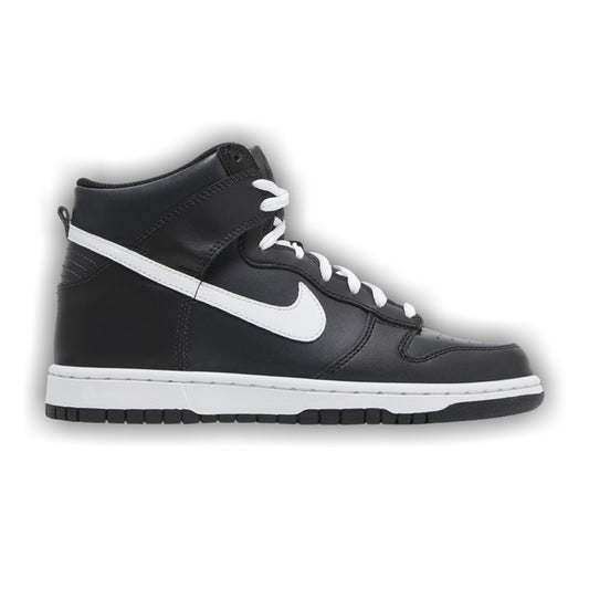 Sz 7 dunk mids black & white