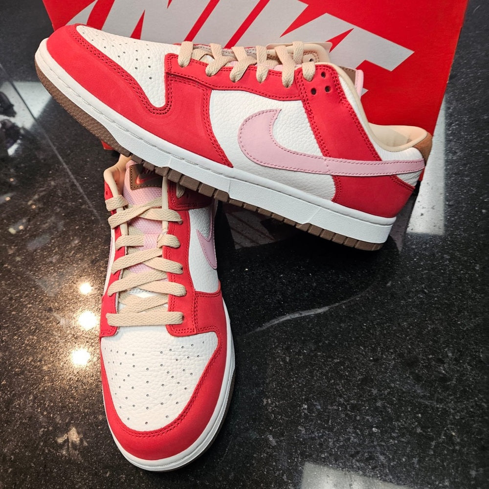 DUNK LOW PREMIUM 'BACON' SZ 10 NWB