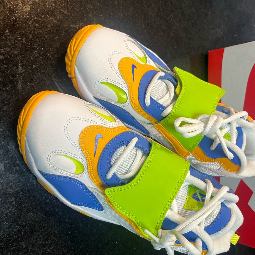 Nike AIR SPEED TURF (GS) size 7y NEW 7 BOY/ WOMEN/ 8.5