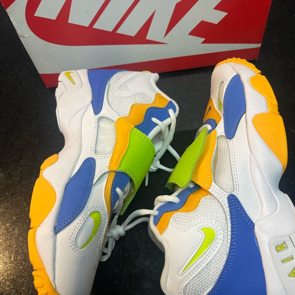 Nike AIR SPEED TURF (GS) size 7y NEW 7 BOY/ WOMEN/ 8.5