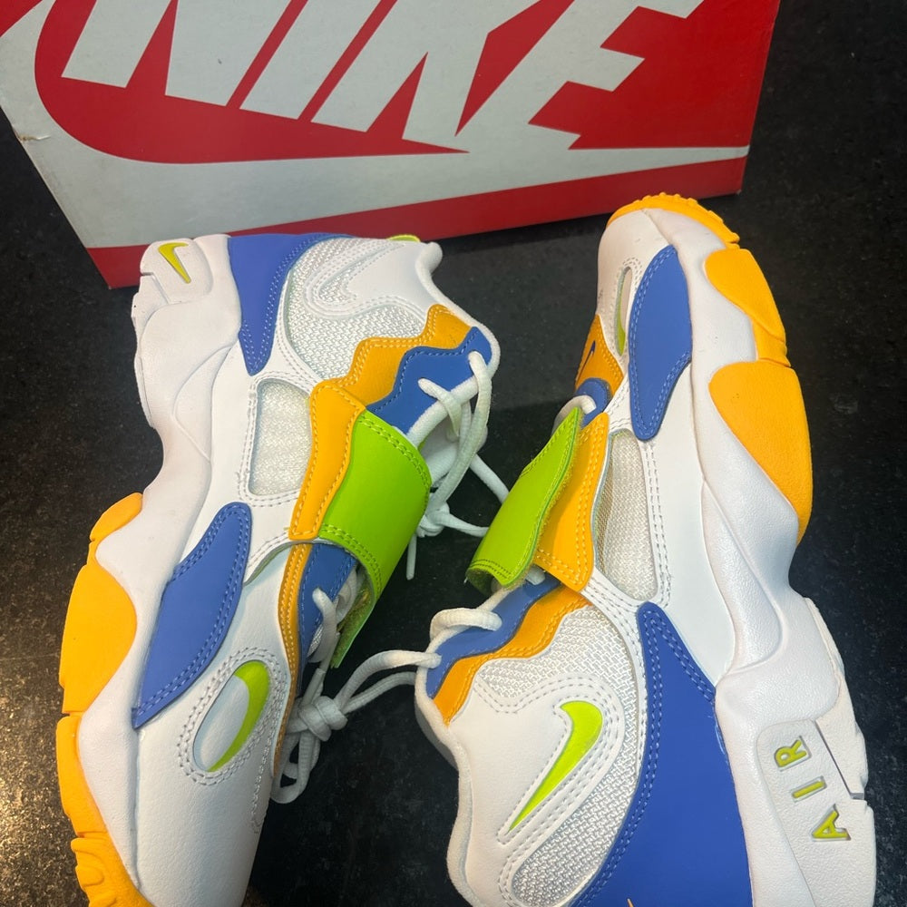 Nike AIR SPEED TURF (GS) size 7y NEW 7 BOY/ WOMEN/ 8.5