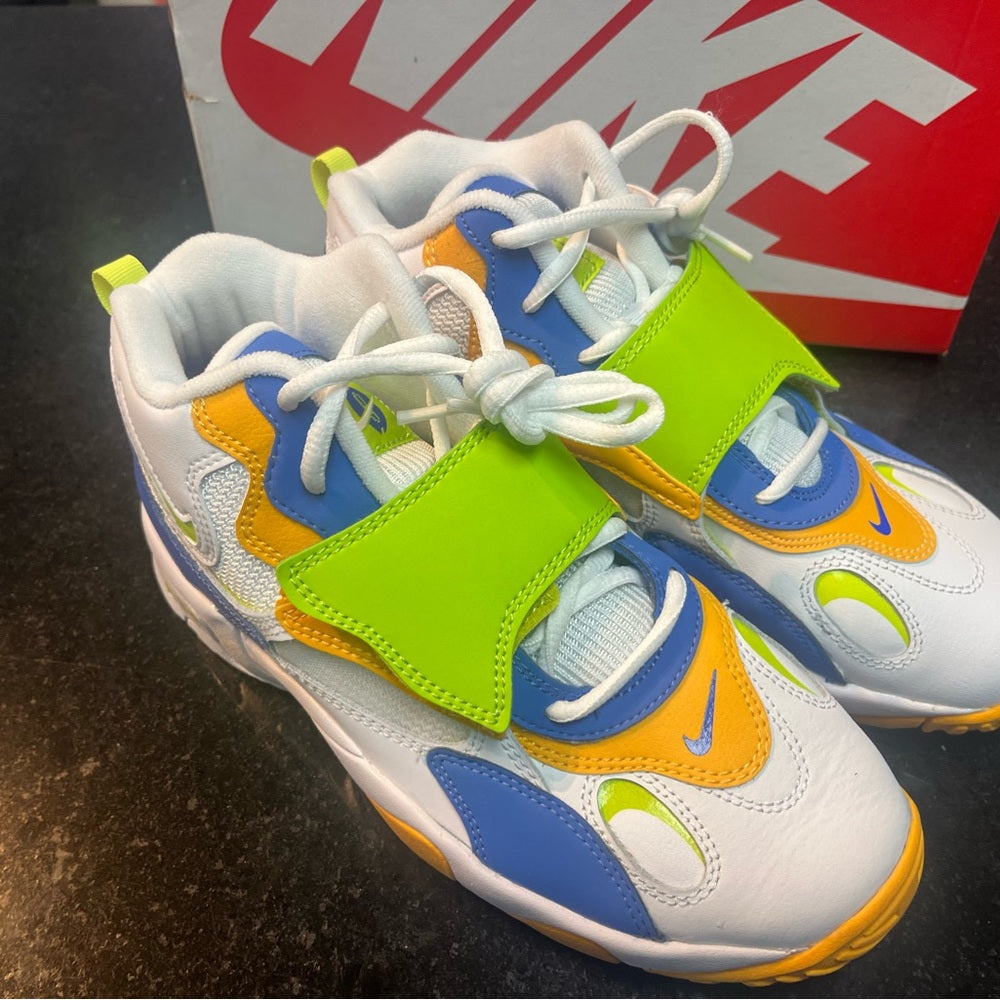 Nike AIR SPEED TURF (GS) size 7y NEW 7 BOY/ WOMEN/ 8.5