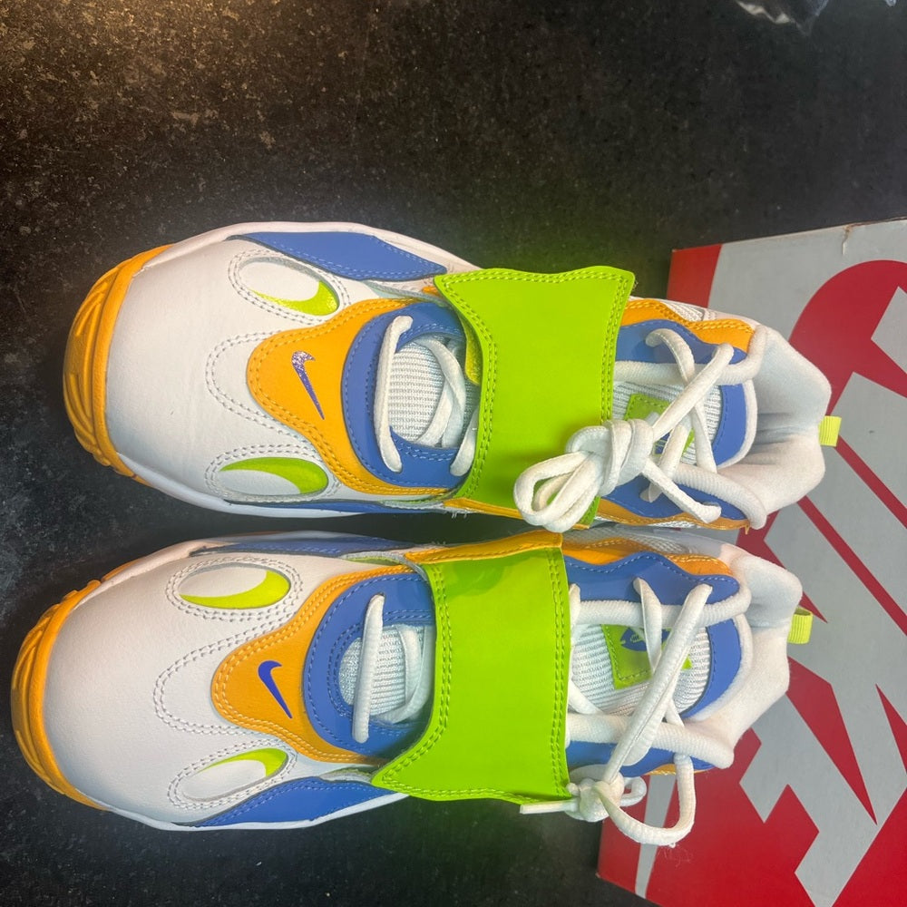 Nike AIR SPEED TURF (GS) size 7y NEW 7 BOY/ WOMEN/ 8.5