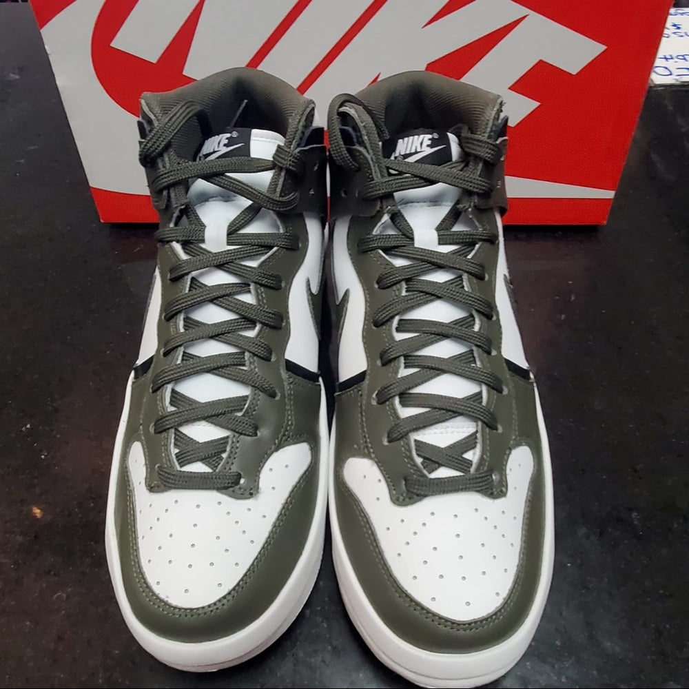 - Sz 9 men , 10.5 women’s Nike dunks green white high