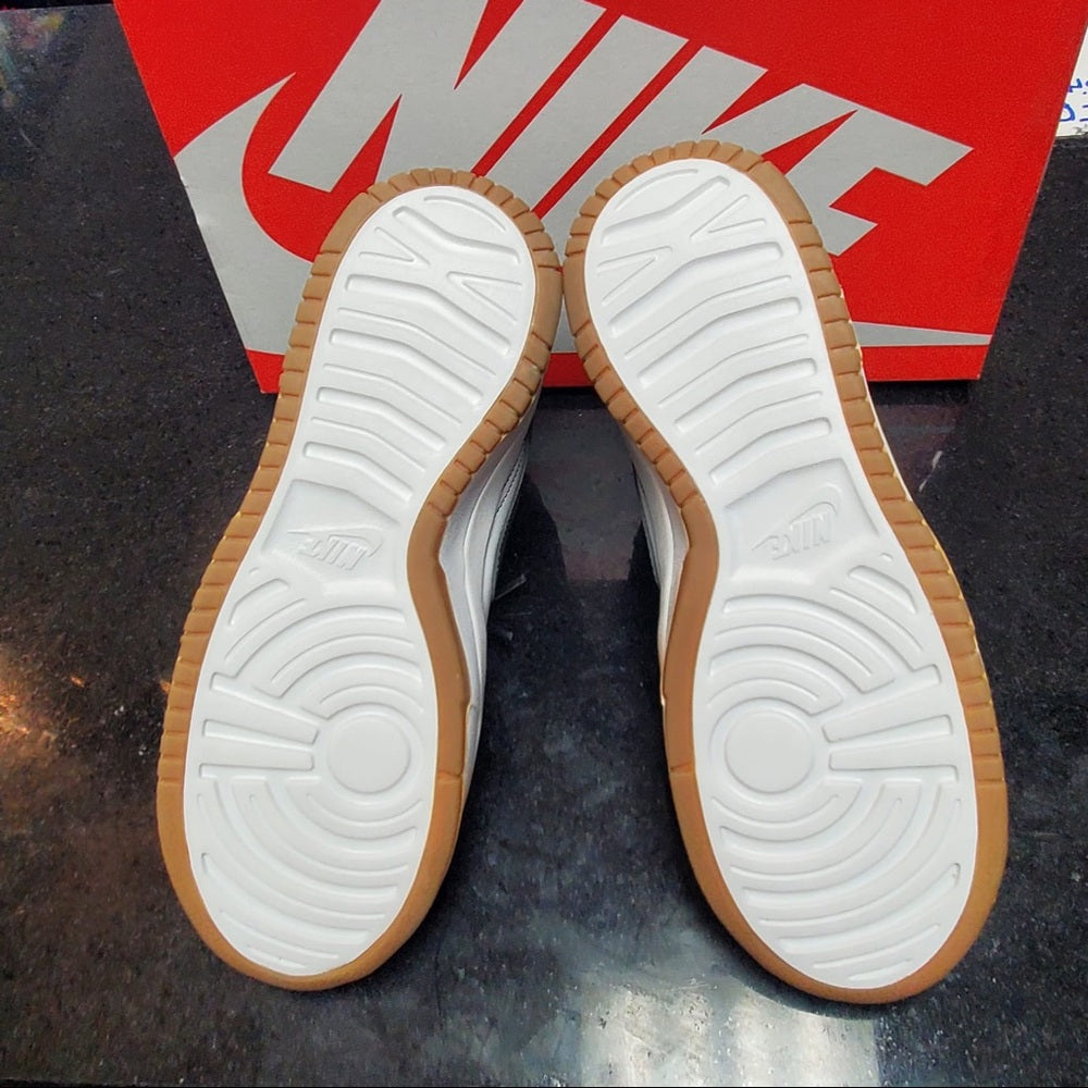 - Sz 9 men , 10.5 women’s Nike dunks green white high