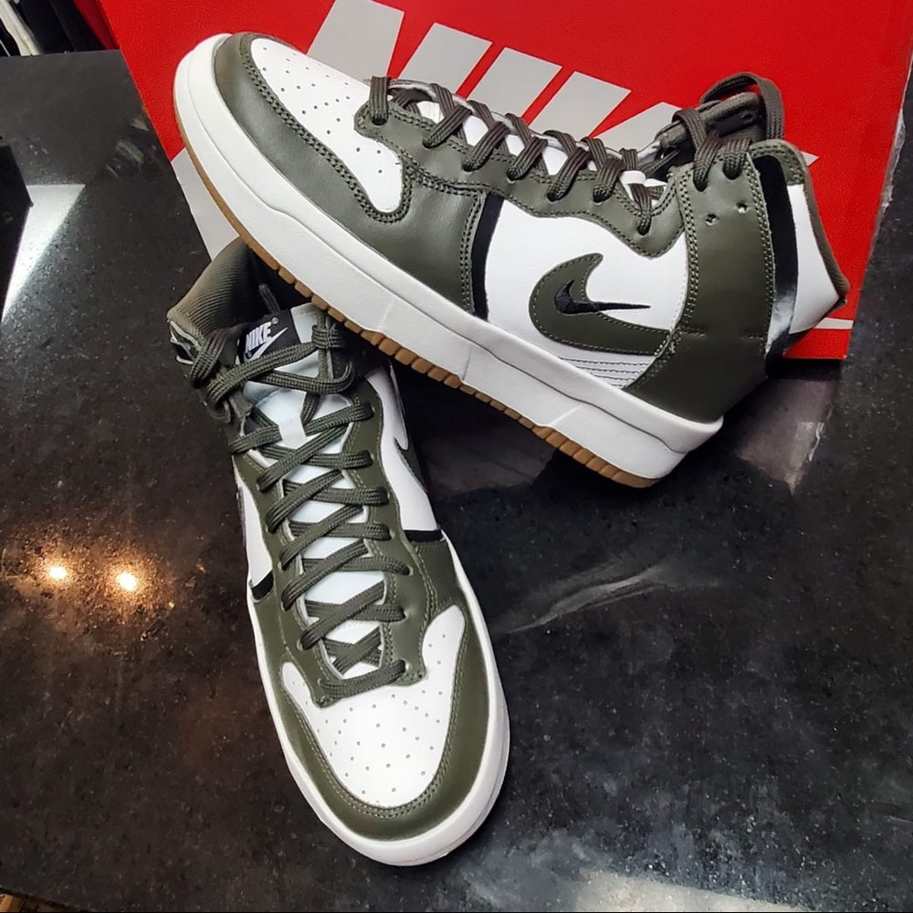 - Sz 9 men , 10.5 women’s Nike dunks green white high
