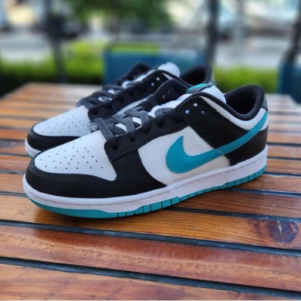 Sz 9 MENS NIKE DUNK LOW Teal / white