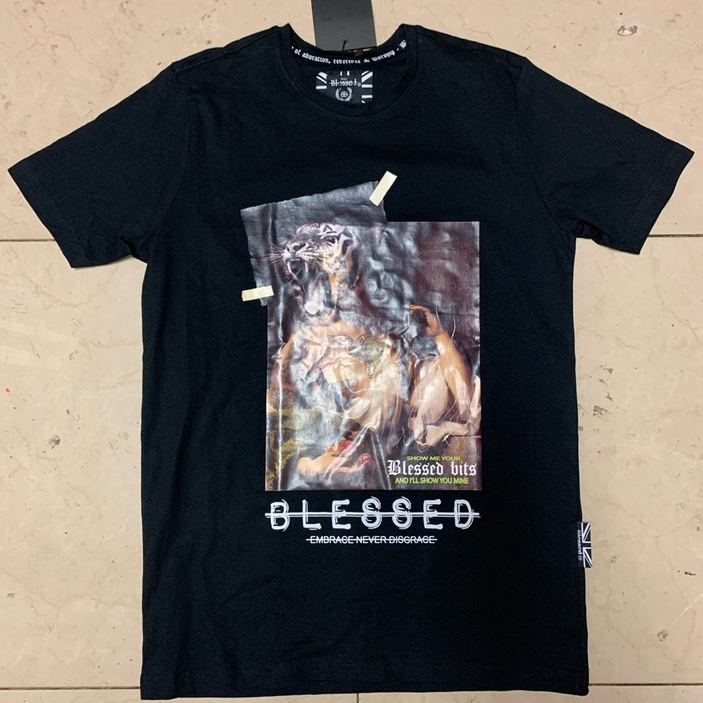 Sz medium black blessed graphic tee