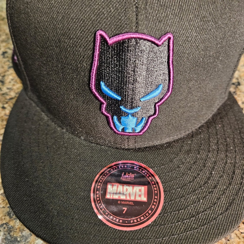 Marvel Black Panther sz 7 fitted cap- Black