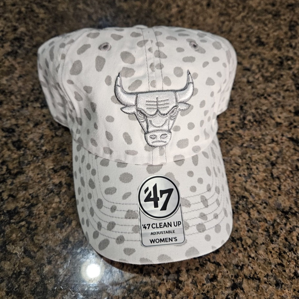 47 Brand Women's Adjustable Cap - Grey Chicago bulls