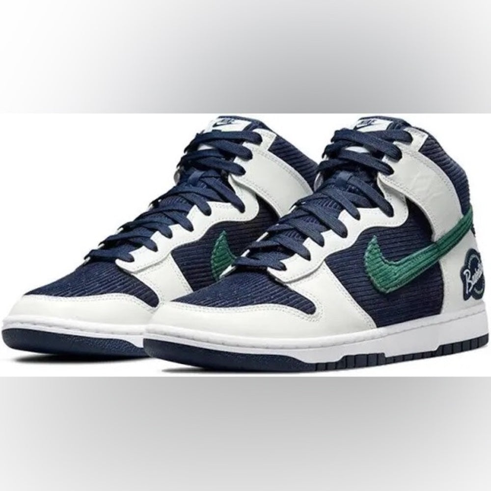 Sz 8.5 high top dunks great condition