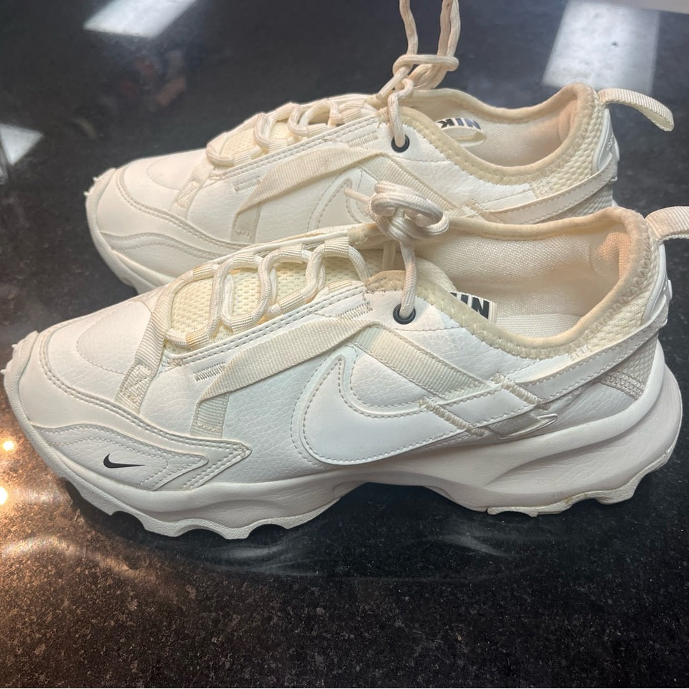 Nike Wmns TC 7900 Sail Black Women Casual Lifestyle Shoes Sneakers DD9682-100