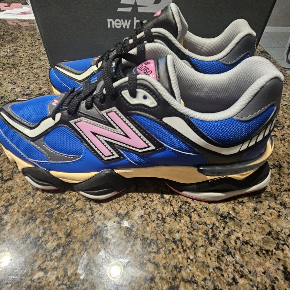 New Balance
9060 "Blue/Pink" sneakers